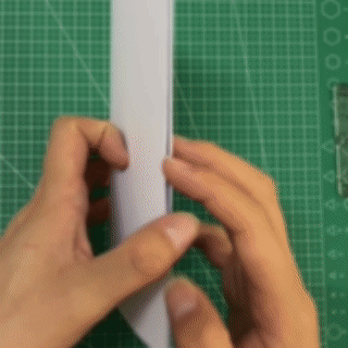 180°带十字交叉平面的V折线开放盒子机关图解 gif